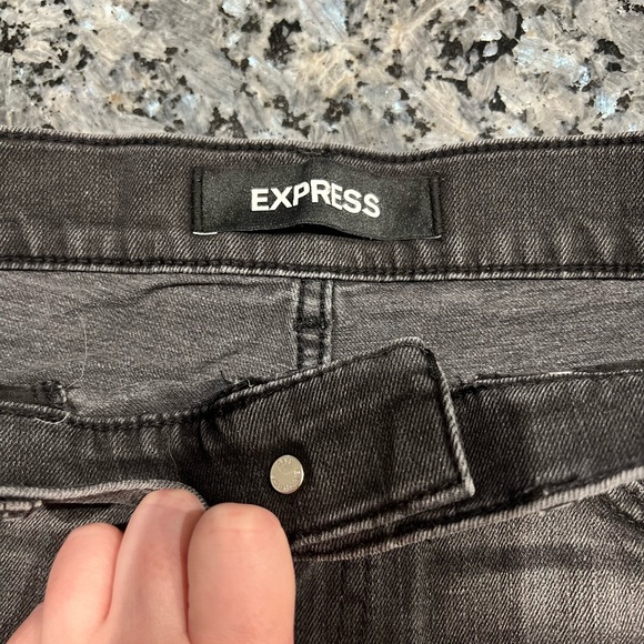 Shortie High Rise Shorts- Express- size 8 / Black - Picture 3 of 4